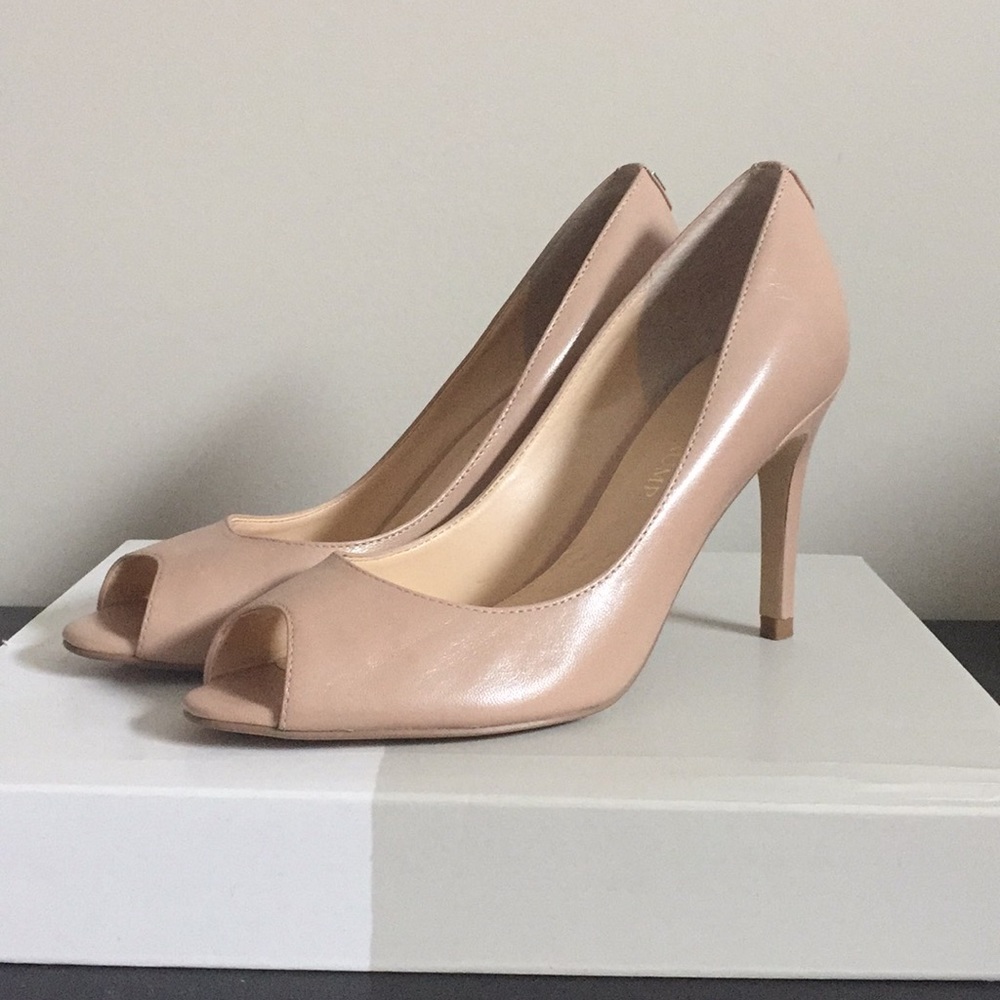 Nude Peep Toe Pumps Size 6.5